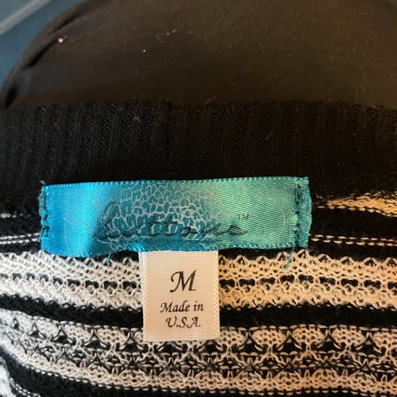 Black & White Geometric Pattern Cardigan - Picture 2 of 4